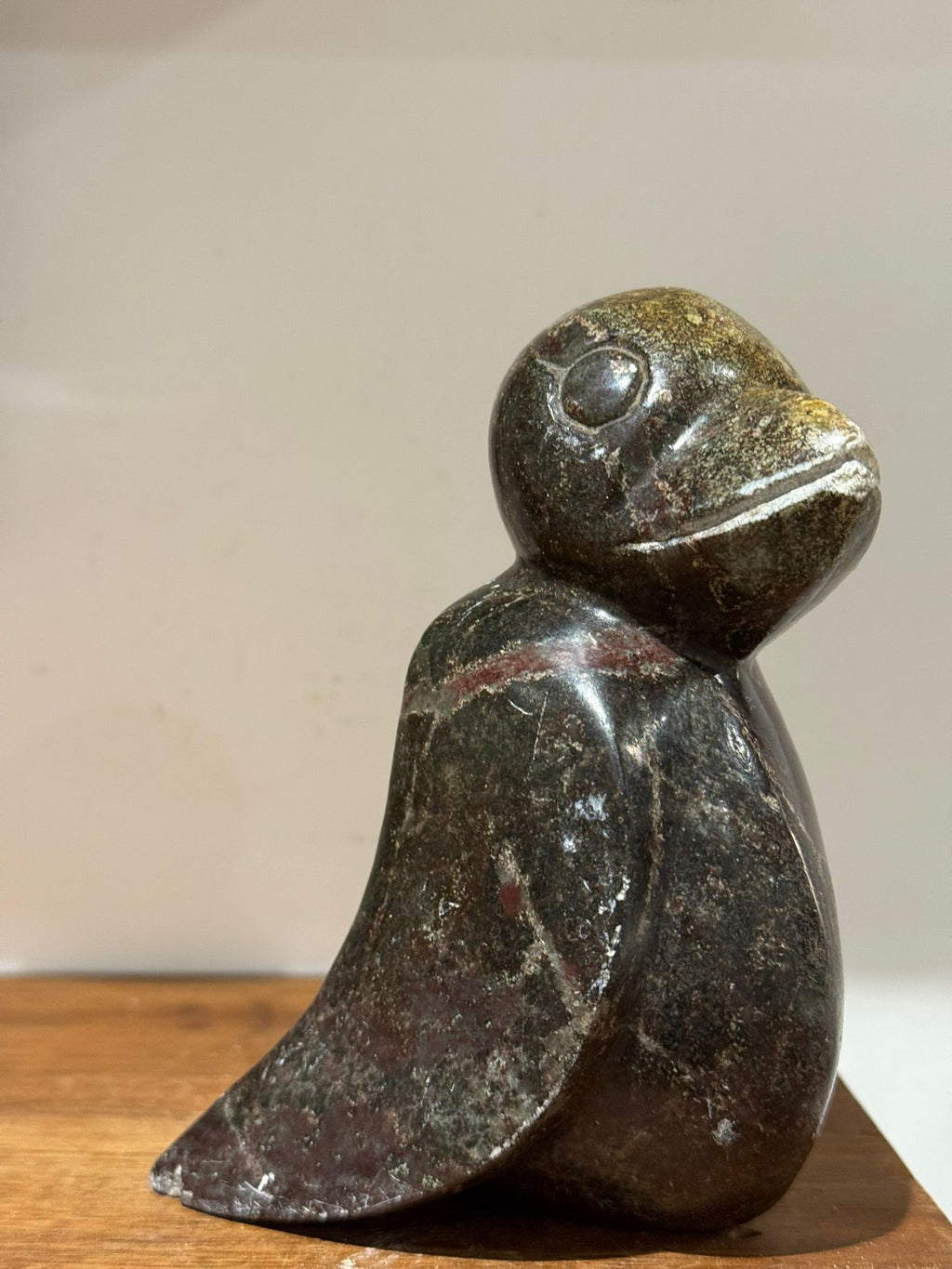 Hand-Carved Polished Stone Bird Ornament – Natural Decorative Sculpture