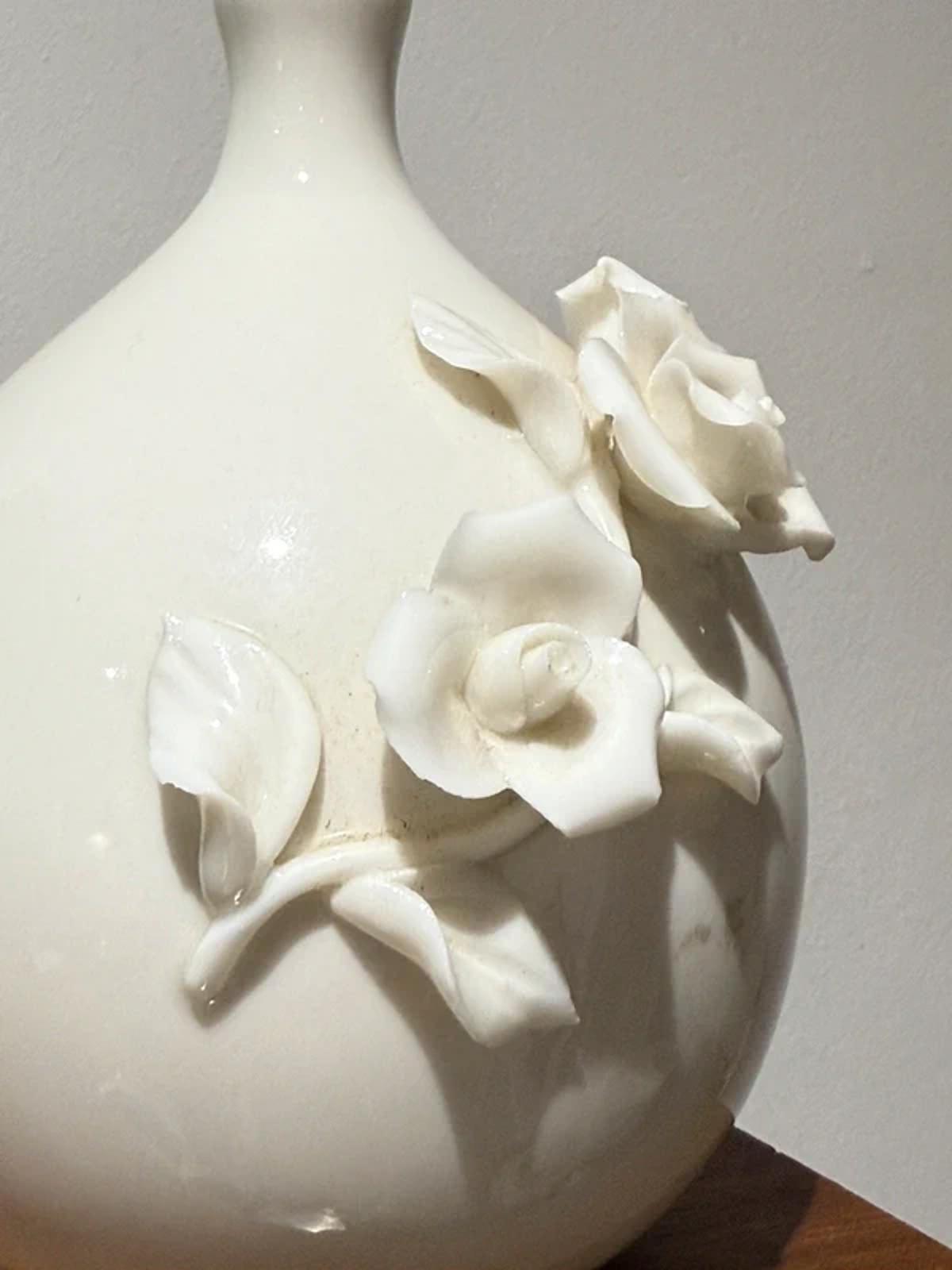 Vintage white vase floral 3d decor country home