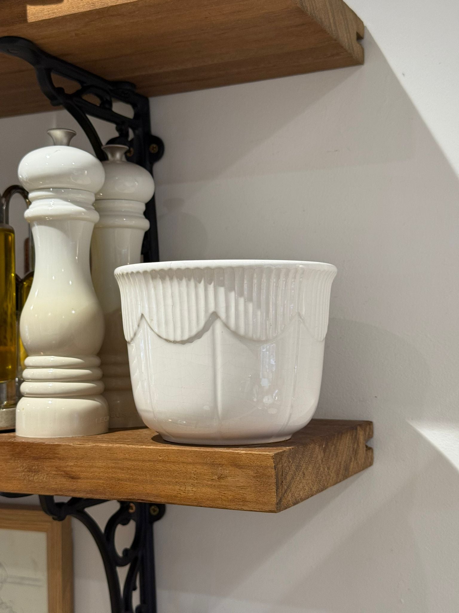 Vintage White Glazed Ceramic Plant Pot with Fluted Detail and Decorative Drip Finish