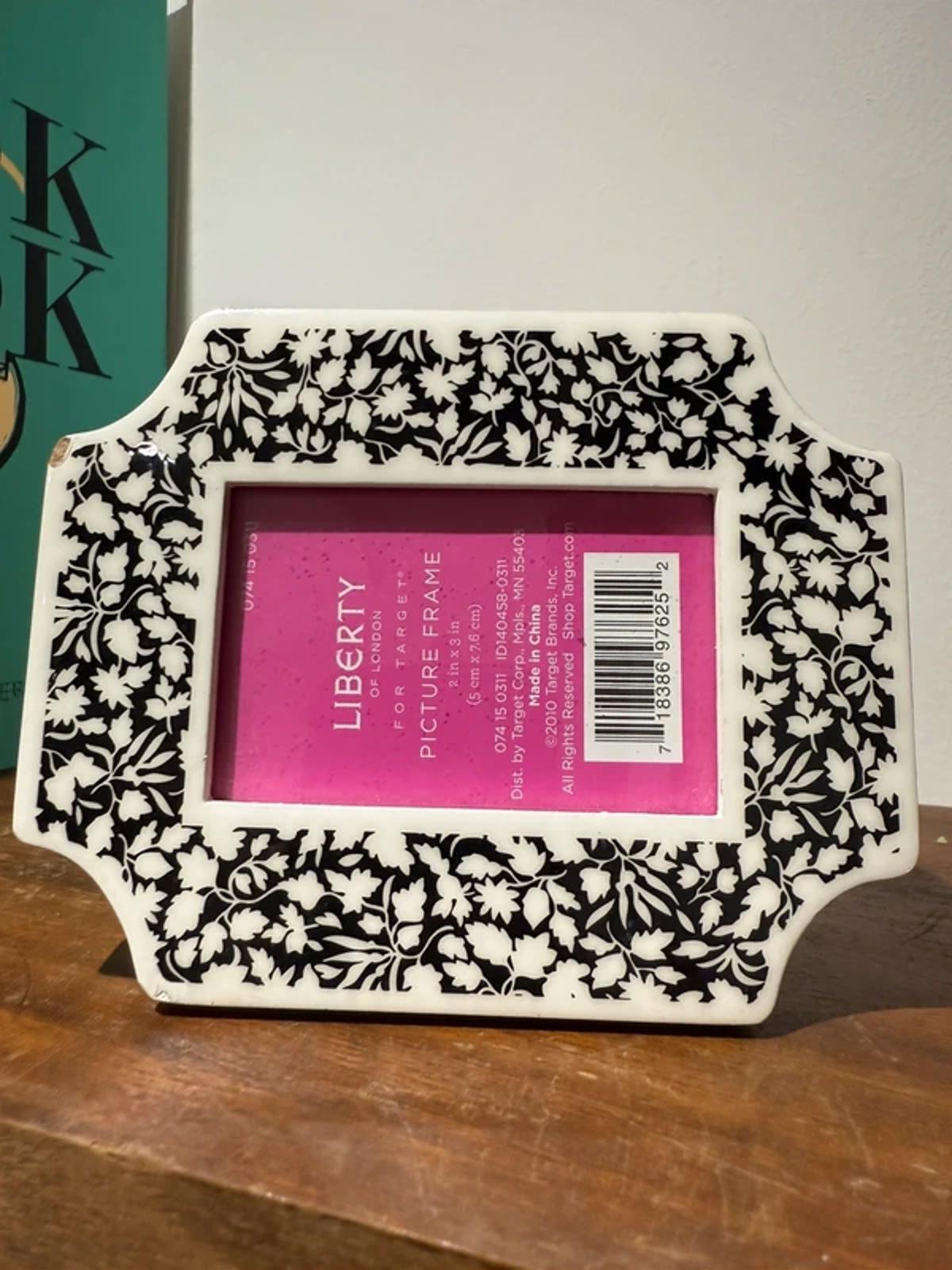 Liberty new floral black white photo frame home decor