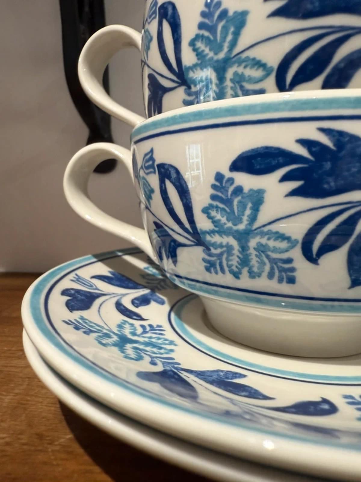 Vintage set of 2 johnson brothers blue white floral karge mug tea cup and saucers kitchen decor