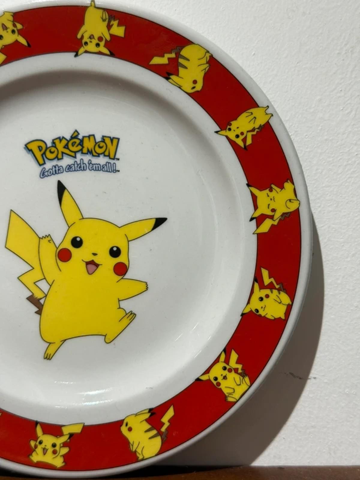Vintage plate kids Pokémon Pikachu, Wade, England plate Nintendo red yellow very good condition