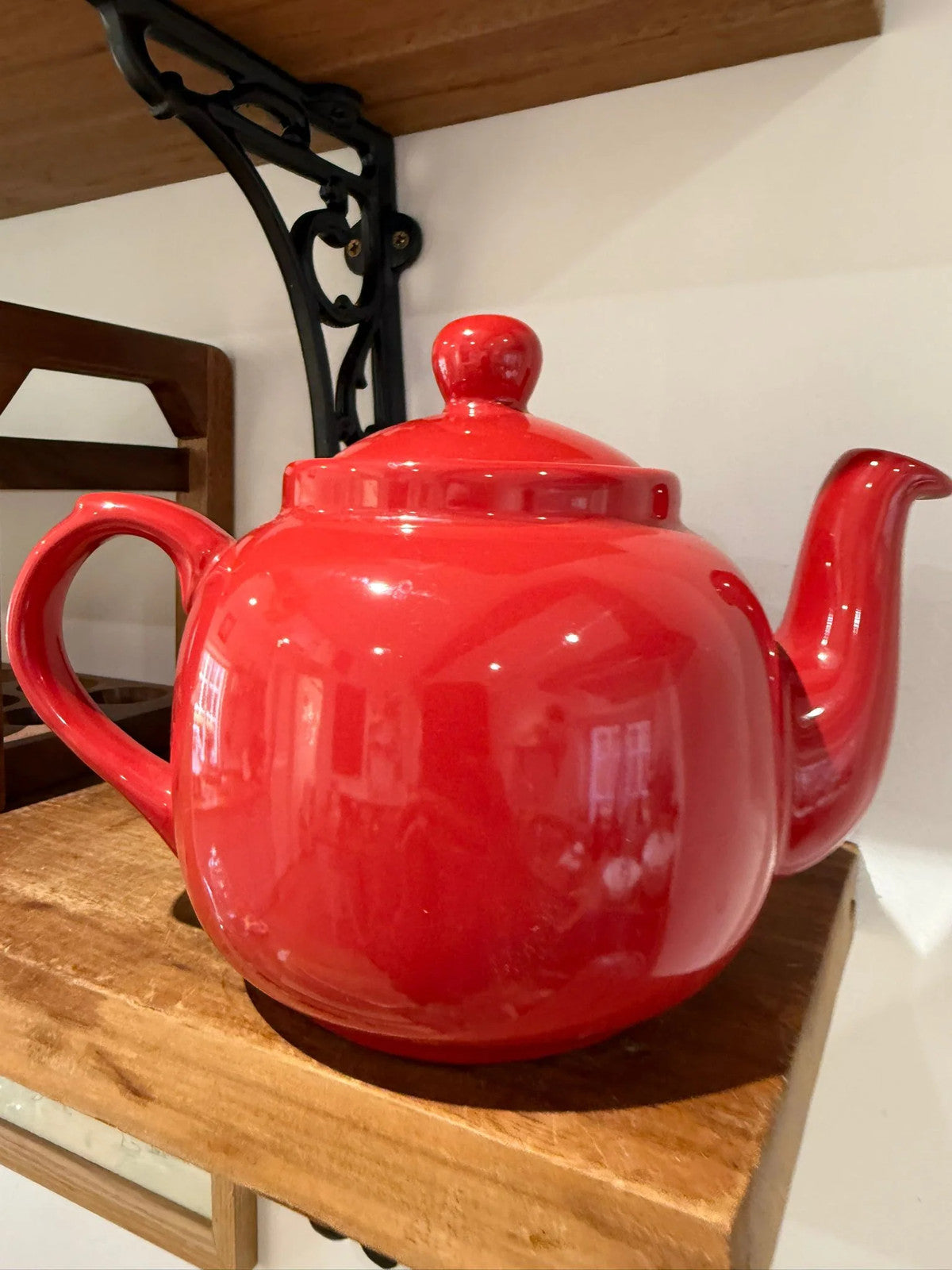 Red Farmhouse Teapot – Made in Britain