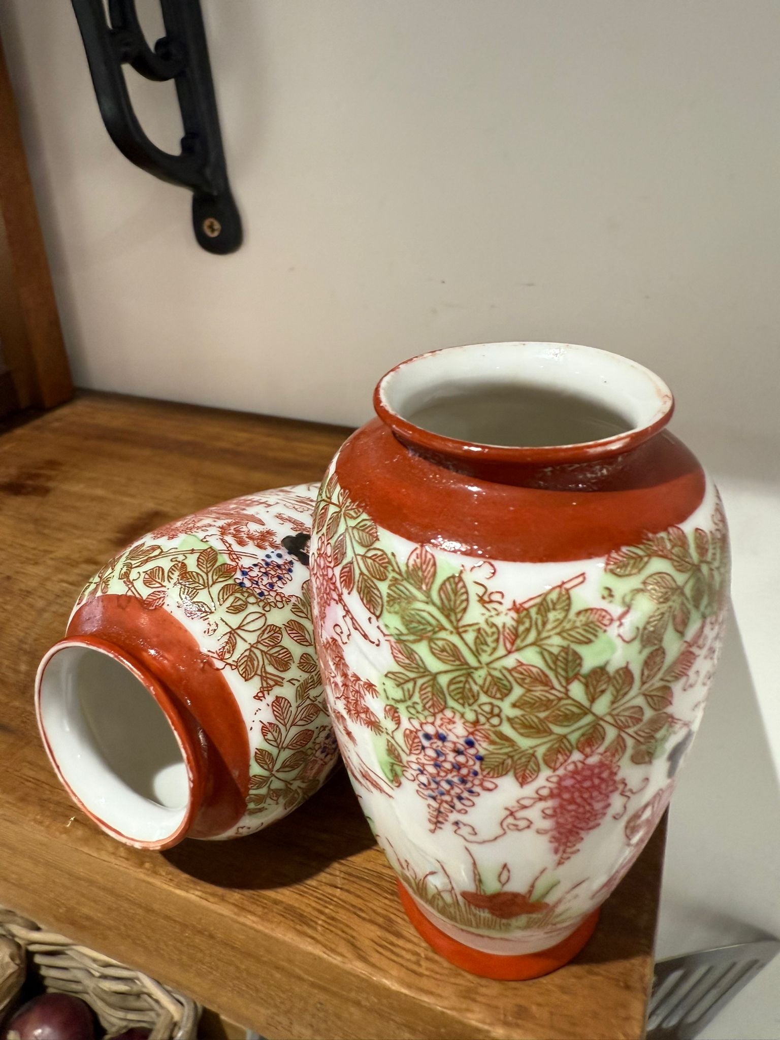 Pair of Vintage Oriental Style Ceramic Vases – Hand-Decorated Scene