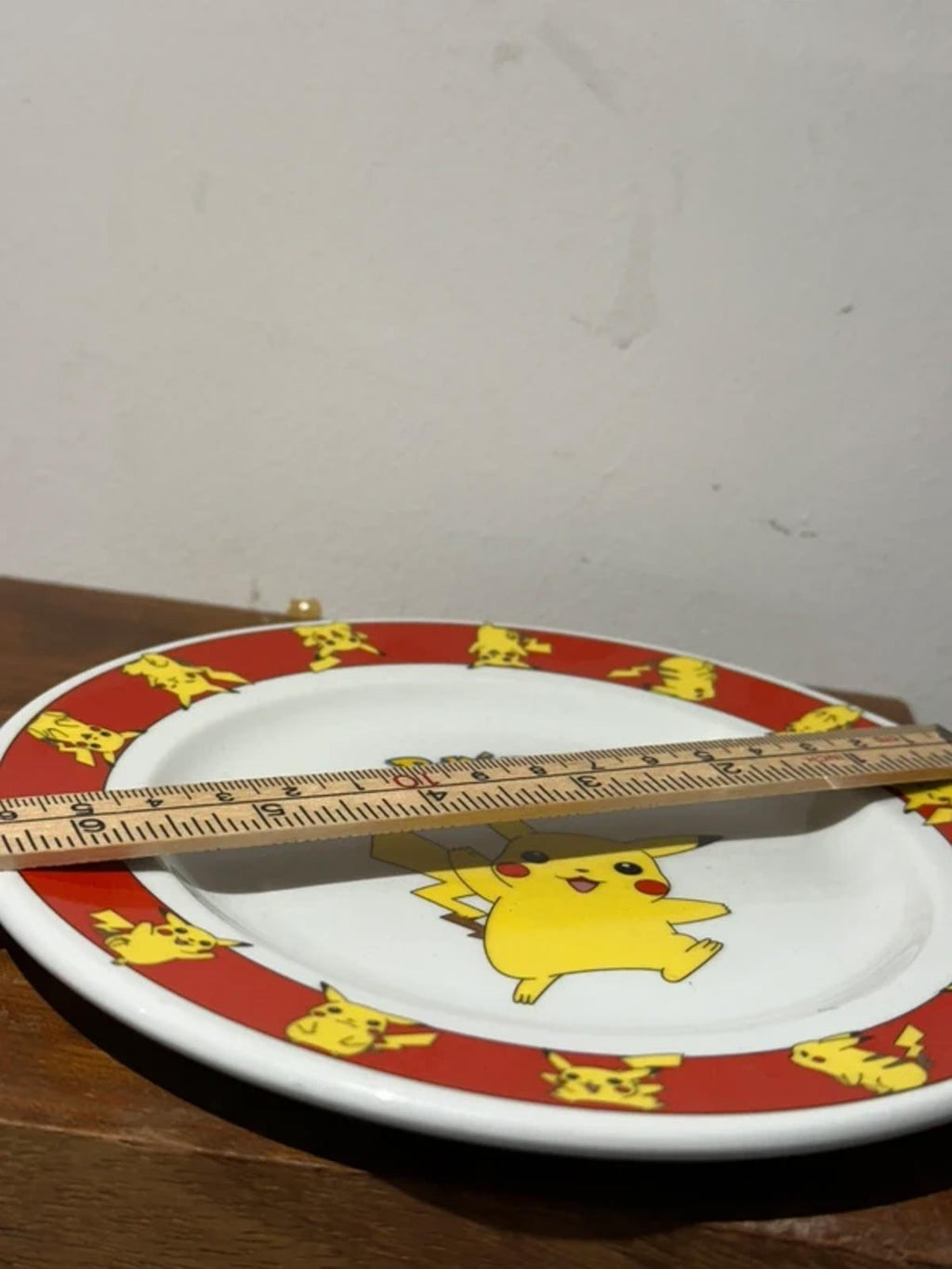 Vintage plate kids Pokémon Pikachu, Wade, England plate Nintendo red yellow very good condition