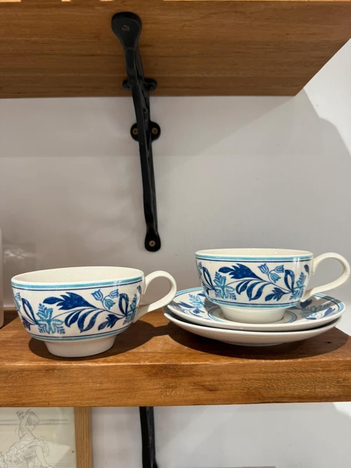 Vintage set of 2 johnson brothers blue white floral karge mug tea cup and saucers kitchen decor