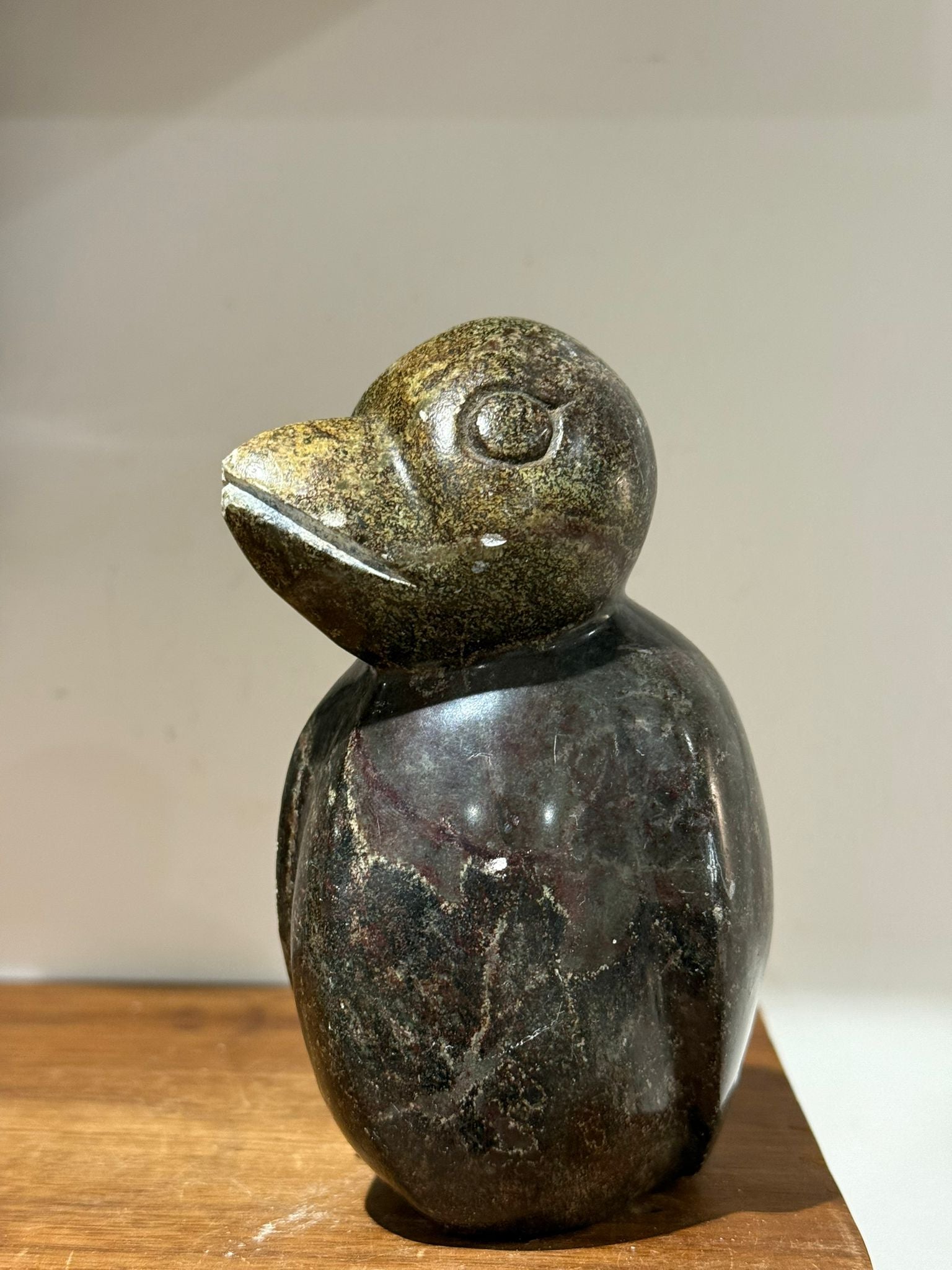 Hand-Carved Polished Stone Bird Ornament – Natural Decorative Sculpture