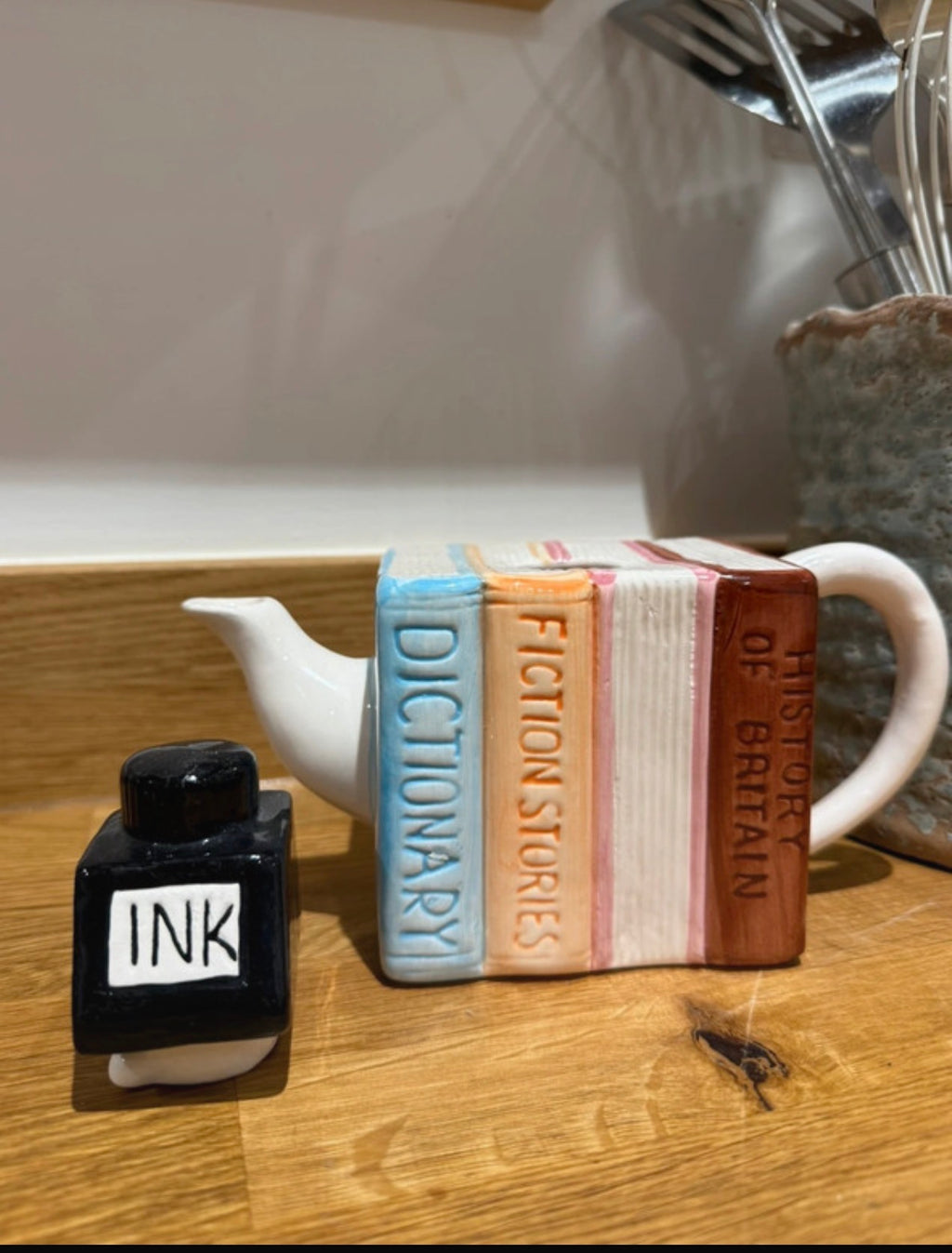 Carters of Suffolk Jane Austin Book Tea Pot