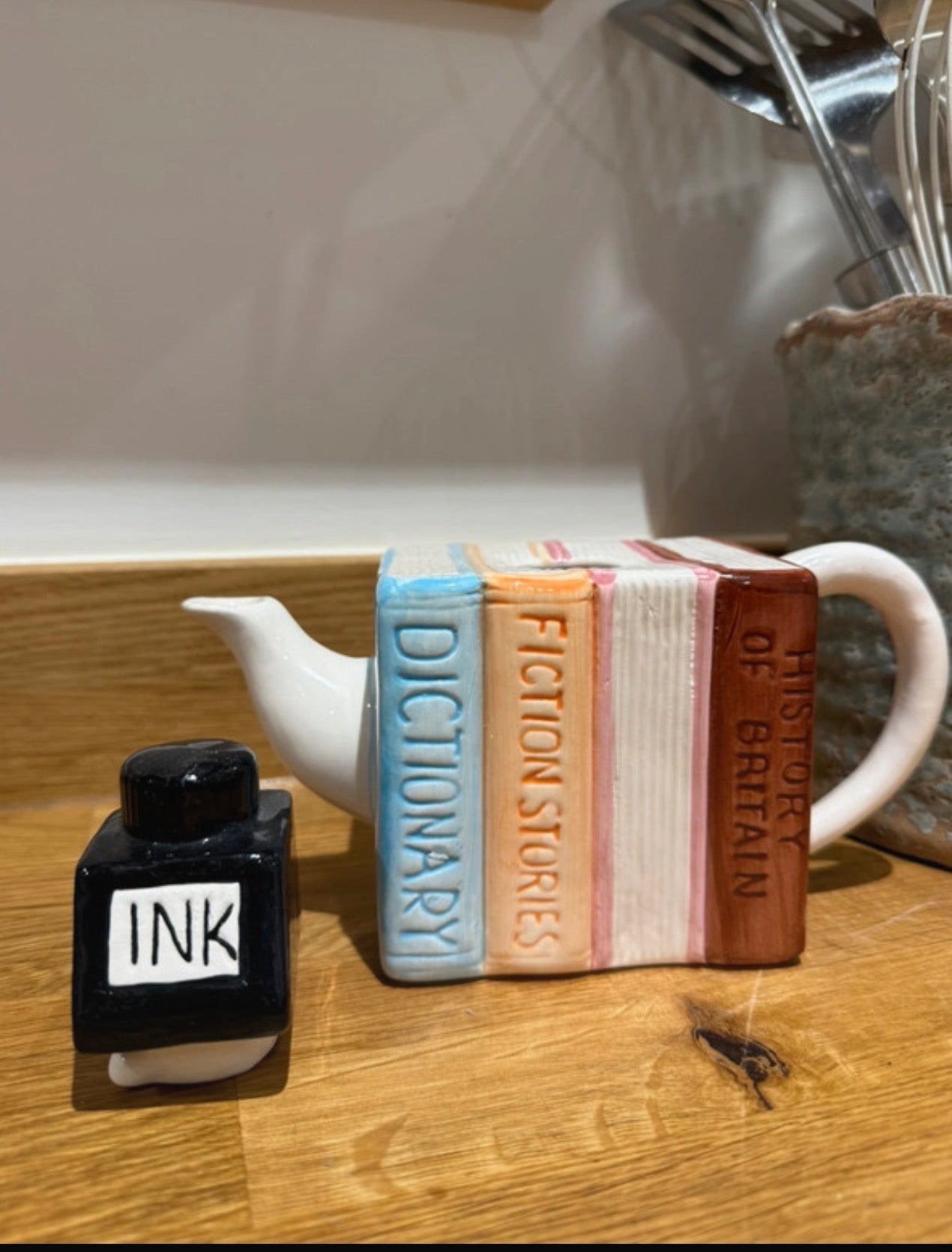 Carters of Suffolk Jane Austin Book Tea Pot