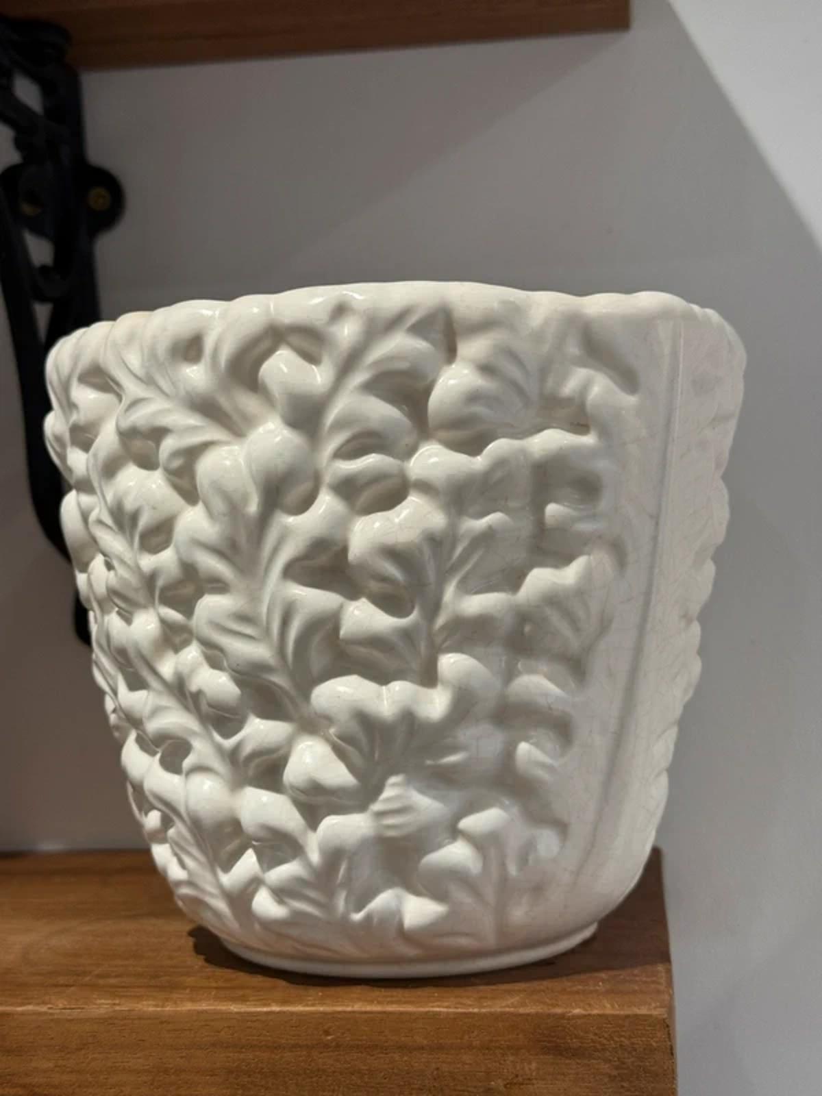 Large vintage white cabbage potted plant pot country home decor