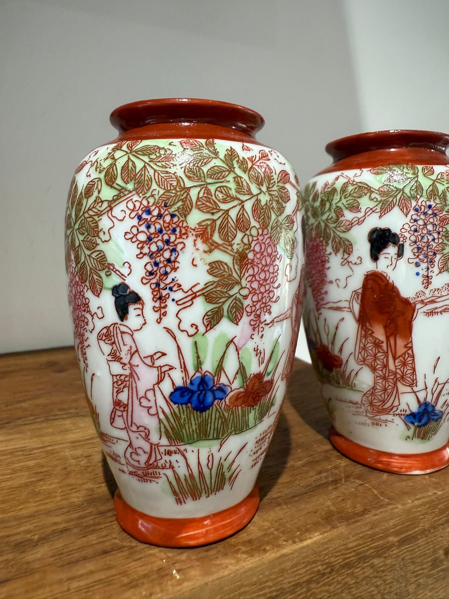 Pair of Vintage Oriental Style Ceramic Vases – Hand-Decorated Scene