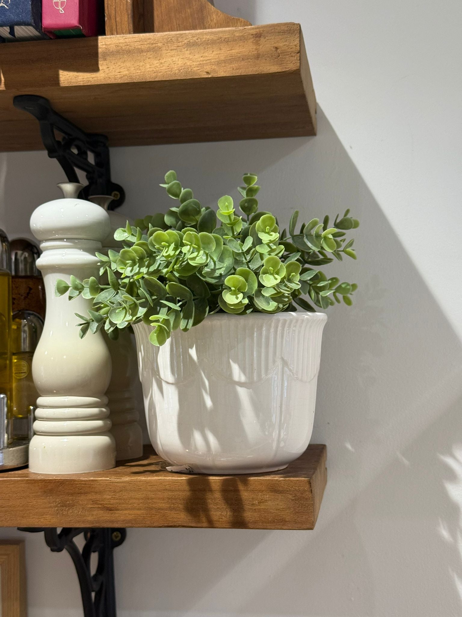 Vintage White Glazed Ceramic Plant Pot with Fluted Detail and Decorative Drip Finish