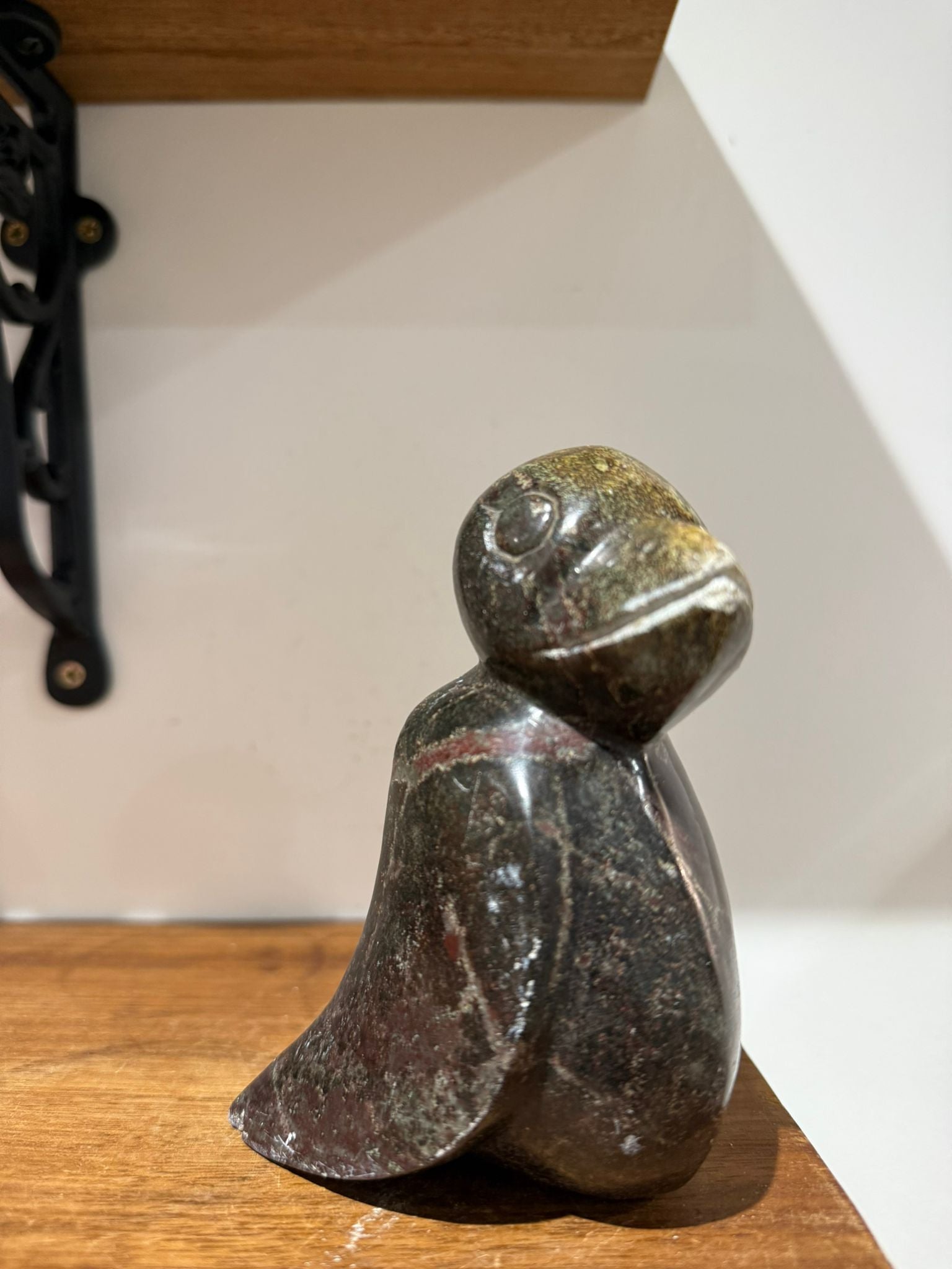 Hand-Carved Polished Stone Bird Ornament – Natural Decorative Sculpture