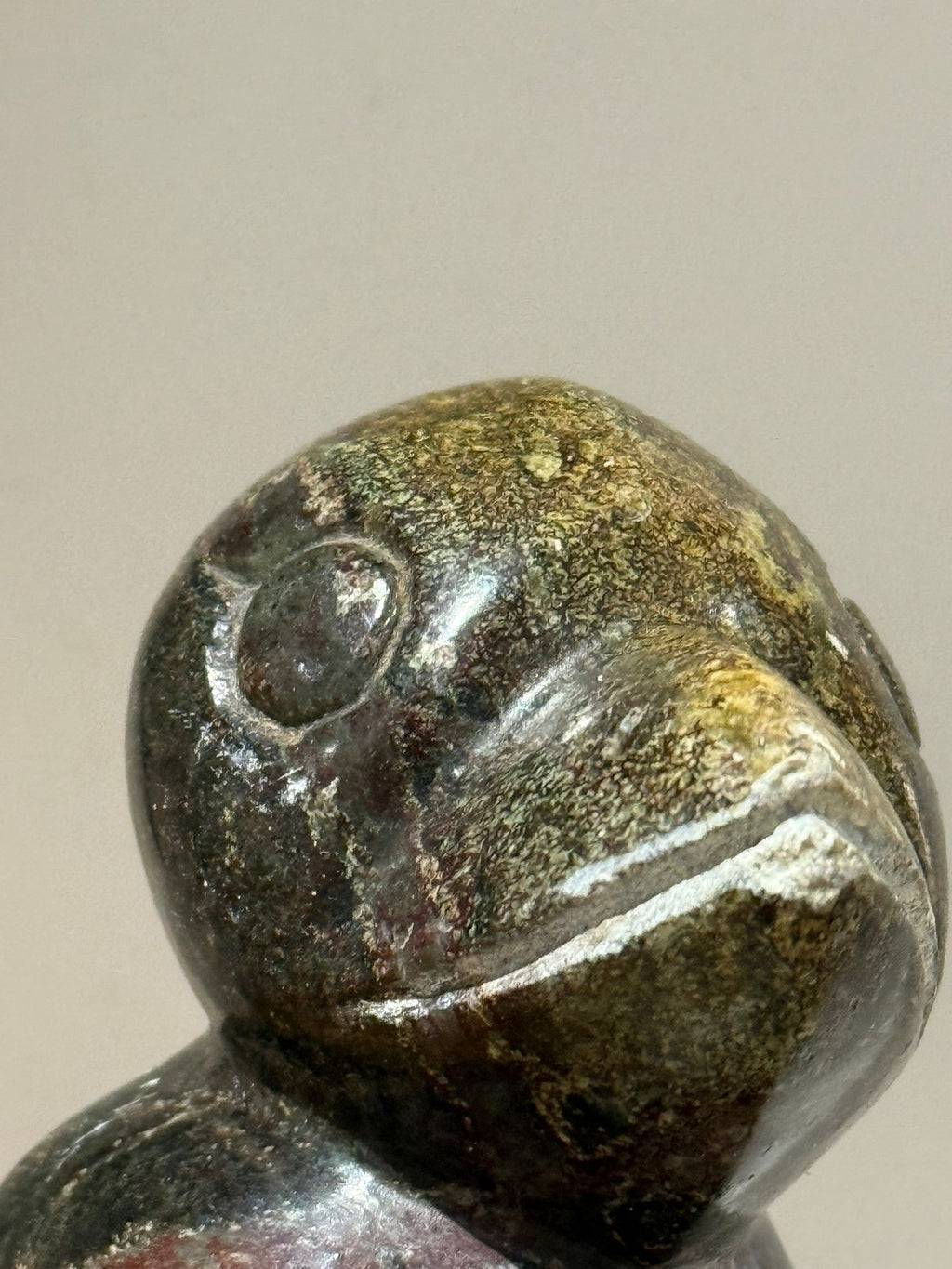 Hand-Carved Polished Stone Bird Ornament – Natural Decorative Sculpture