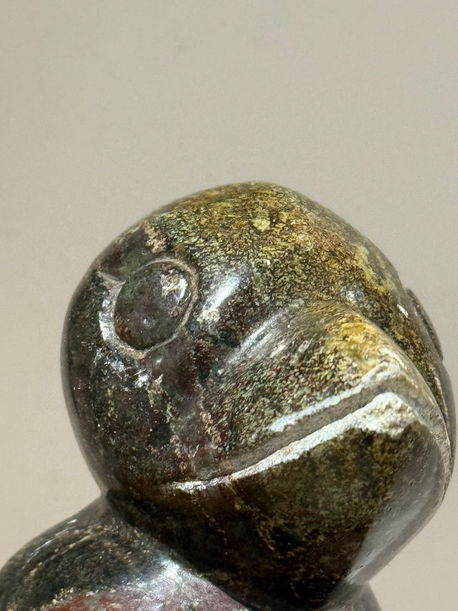 Hand-Carved Polished Stone Bird Ornament – Natural Decorative Sculpture