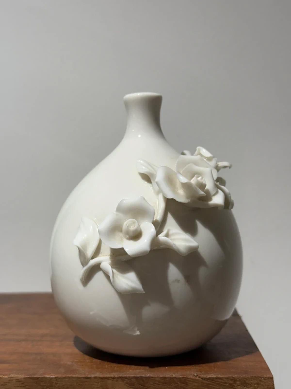 Vintage white vase floral 3d decor country home