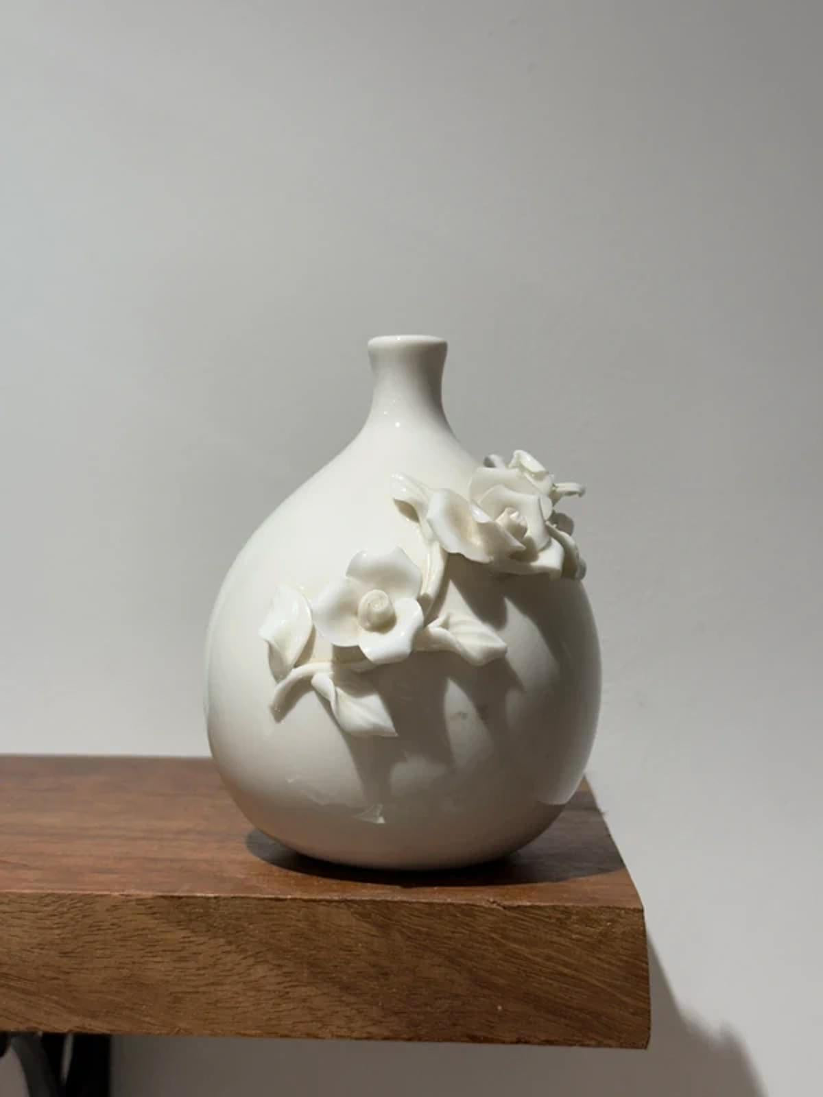 Vintage white vase floral 3d decor country home