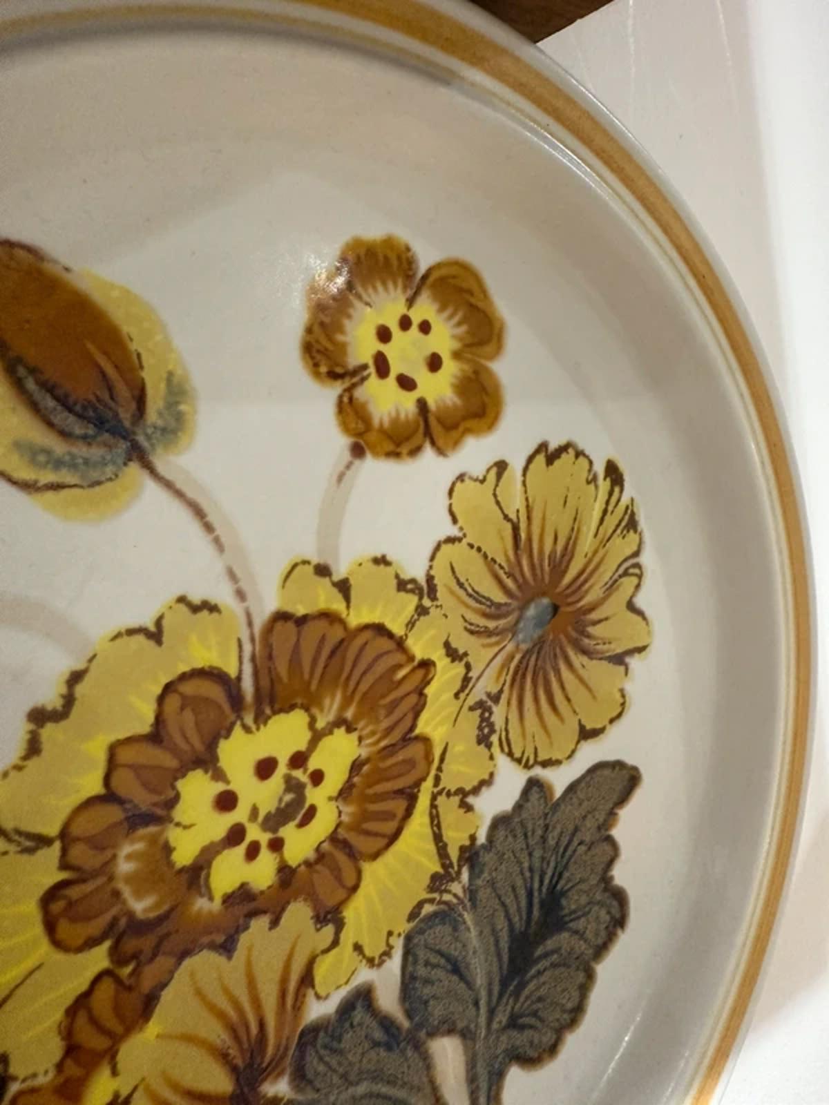 Large  set of 4 vintage floral yellow retro plate decor kitchen home