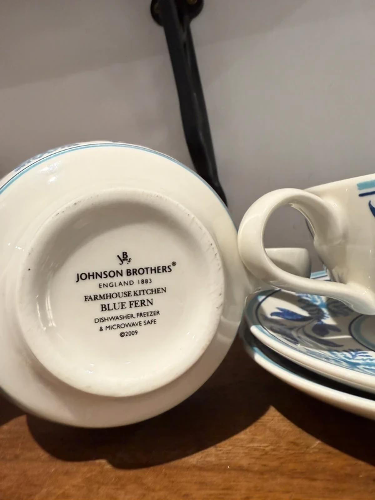 Vintage set of 2 johnson brothers blue white floral karge mug tea cup and saucers kitchen decor