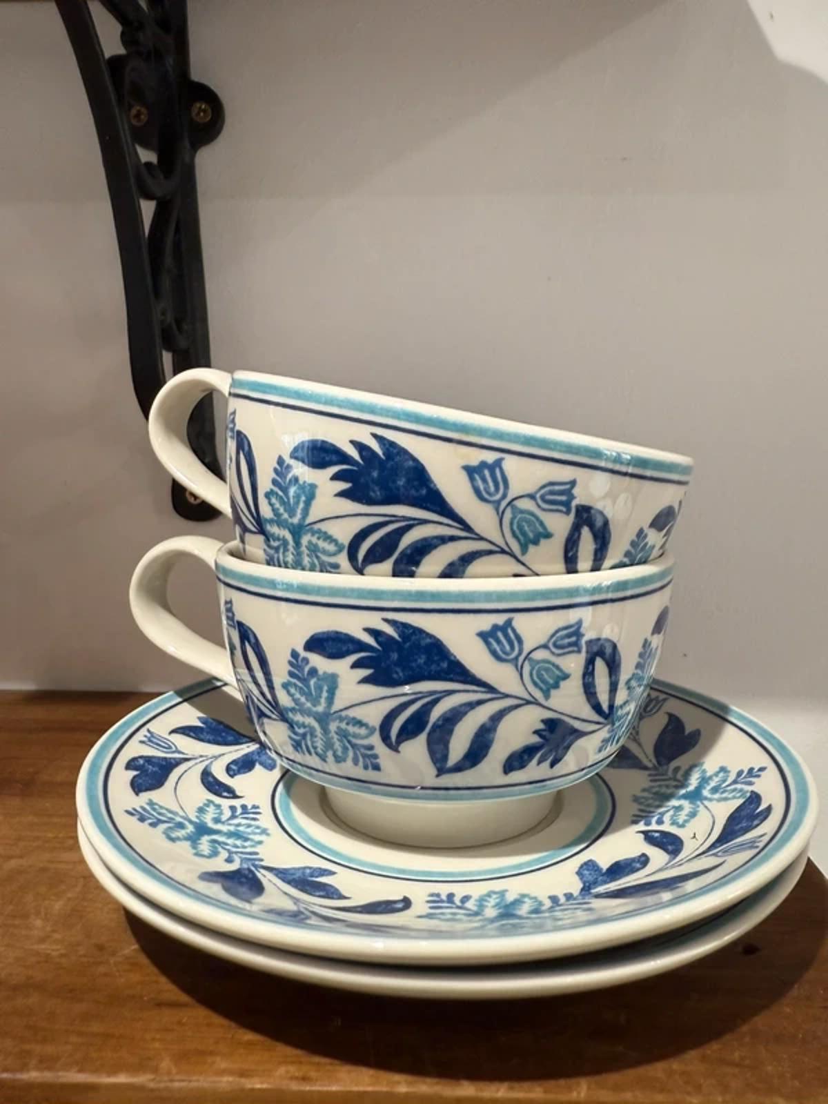 Vintage set of 2 johnson brothers blue white floral karge mug tea cup and saucers kitchen decor